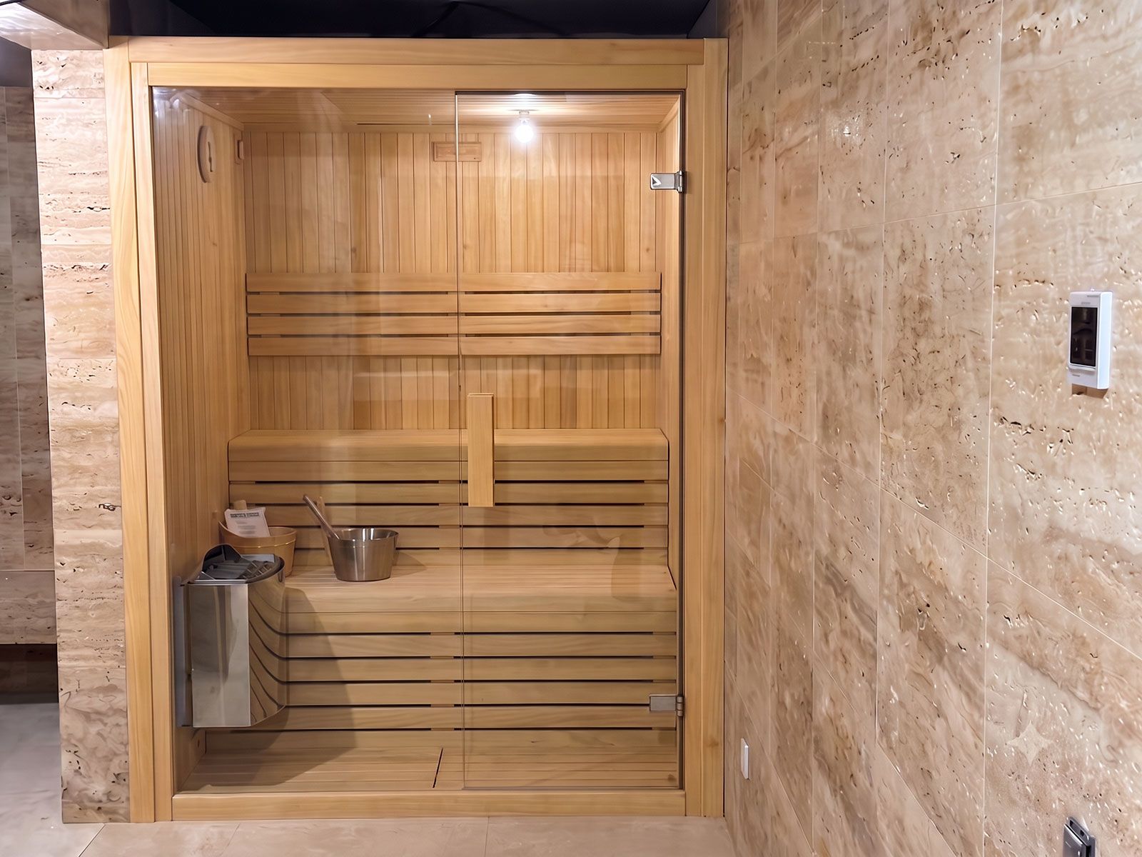 Sauna Olmo de interior integrada en una vivienda