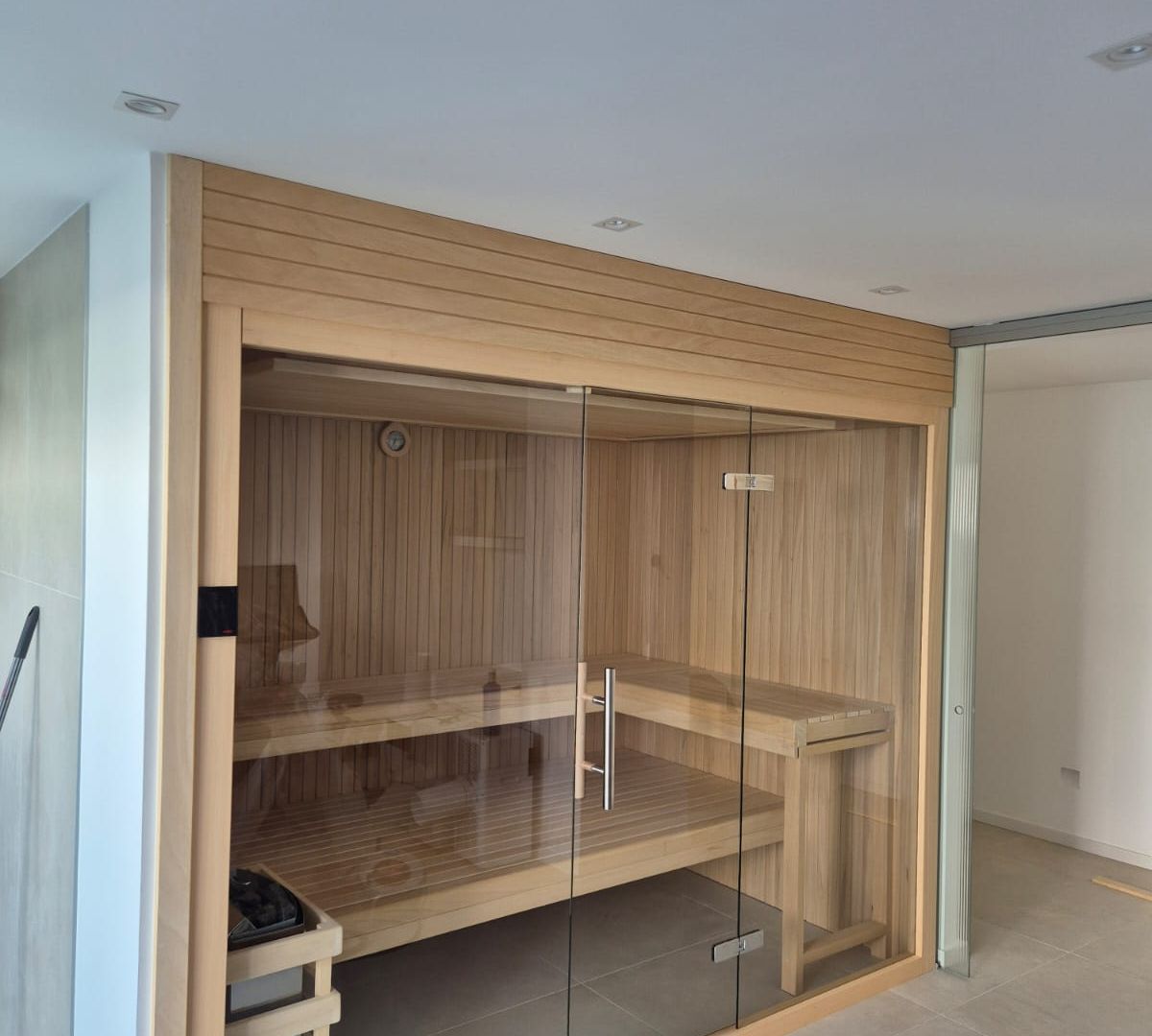 Sauna Sílice a medida instalada en un gimnasio de Palma de Mallorca